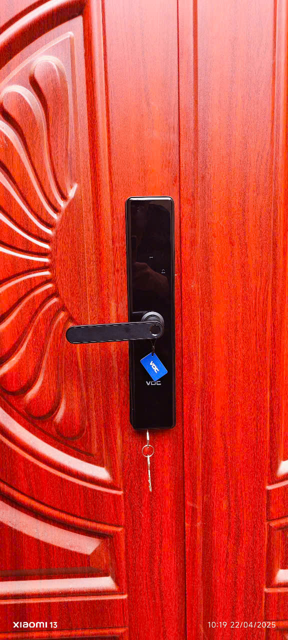 VOC Smart Lock Thương Hiệu Khóa Vân Tay Hàng Đầu Cho Cửa Thép Vân Gỗ